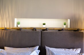 Theros Suites