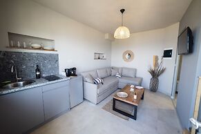 Theros Suites