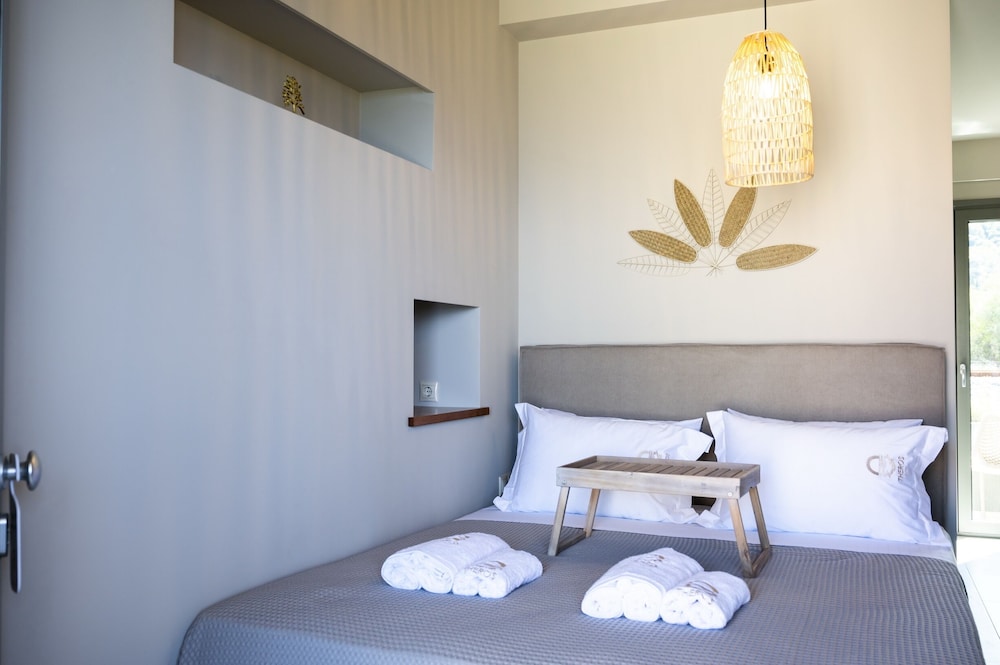 Theros Suites