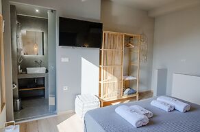 Theros Suites