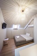 Theros Suites