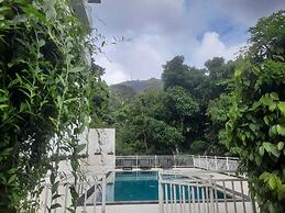Hillcrest Villa