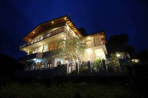 Hillcrest Villa