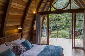 Sacha Urco Lodge -Private Cloud Forest Reserve in Mindo-4x4 Recommende