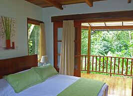 Sacha Urco Lodge -Private Cloud Forest Reserve in Mindo-4x4 Recommende