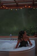 Sacha Urco Lodge -Private Cloud Forest Reserve in Mindo-4x4 Recommende