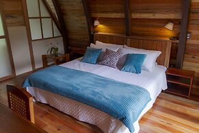 Sacha Urco Lodge -Private Cloud Forest Reserve in Mindo-4x4 Recommende
