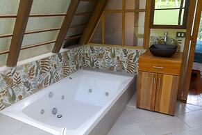 Sacha Urco Lodge -Private Cloud Forest Reserve in Mindo-4x4 Recommende