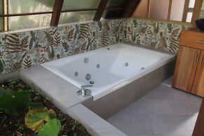 Sacha Urco Lodge -Private Cloud Forest Reserve in Mindo-4x4 Recommende