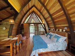 Sacha Urco Lodge -Private Cloud Forest Reserve in Mindo-4x4 Recommende