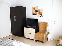 Kondo Stays - Melon Apartments