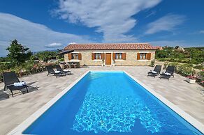 Villa Nika