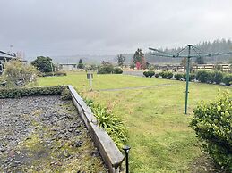 The Crossing Lodge and Backpackers