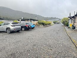 The Crossing Lodge and Backpackers