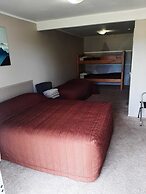 The Crossing Lodge and Backpackers