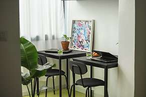 Green Oasis 1BR Apartment in Downtown