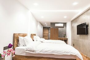 9ine Thamel Hotel