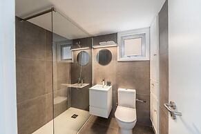 Protaras H2O Seafront Suite