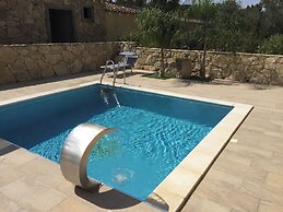 Vi Ja Villa Janas