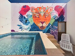 Spectacular Apartment Bridge Pool