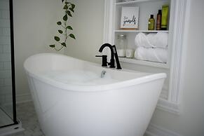 Dream Estate Inn