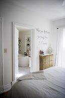Dream Estate Inn