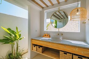 Villa Tiny - Close to Nyanyi Beach