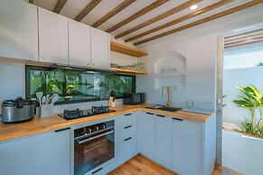 Villa Tiny - Close to Nyanyi Beach