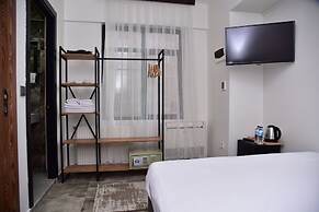 Mates Port Hotel