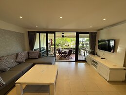 Peaceful retreat at Kalim Bay by Lofty