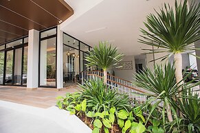 Apartment at Palmetto Condo by Lofty