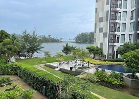 Modern apartment at Cassia by Lofty