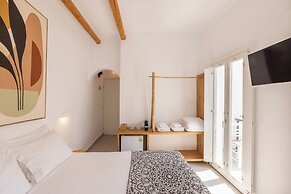 Parosquare Central Suites