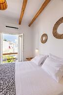 Parosquare Central Suites