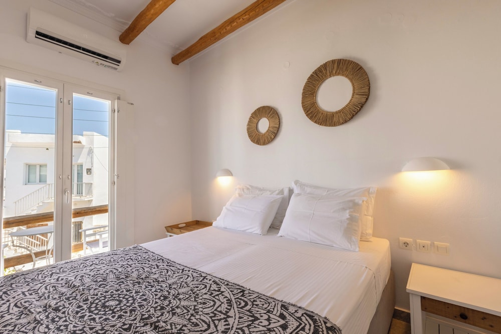 Parosquare Central Suites