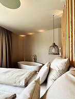 4 Monkeys Apartments