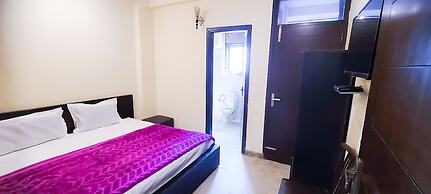 Roomshala 061 NK Residency