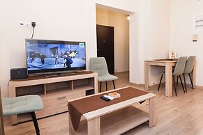 Urban Chic 2BR Experience in Galatsi