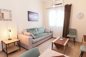 Urban Chic 2BR Experience in Galatsi