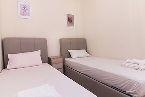 Urban Chic 2BR Experience in Galatsi