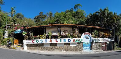 COSTA LINDA ART HOSTEL