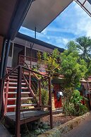 COSTA LINDA ART HOSTEL