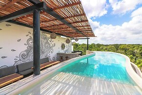 Charming Jungle Apartment Rooftop BBQ