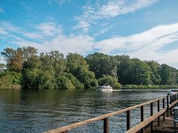 Amsterdam Lake Hotel