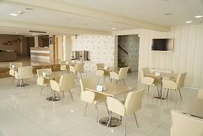 Otel Çınas