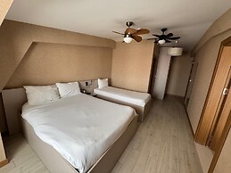 Otel Çınas