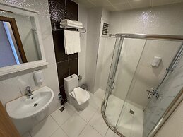 Otel Çınas