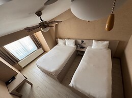 Otel Çınas