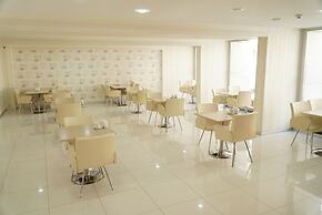 Otel Çınas