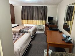 Bears Den Lounge and Motel